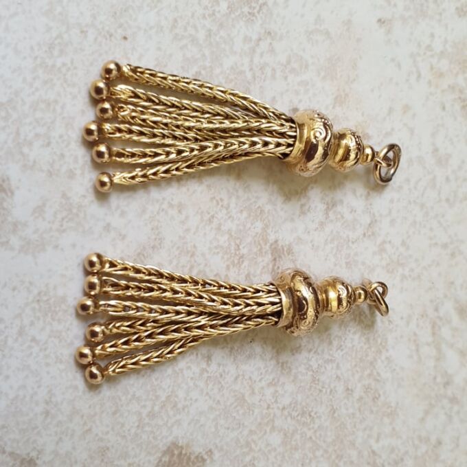 Reserved – Single Ornate Tassel in 9ct Gold