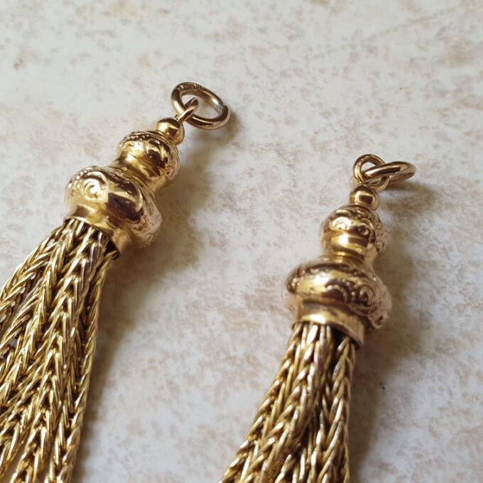 Reserved – Single Ornate Tassel in 9ct Gold