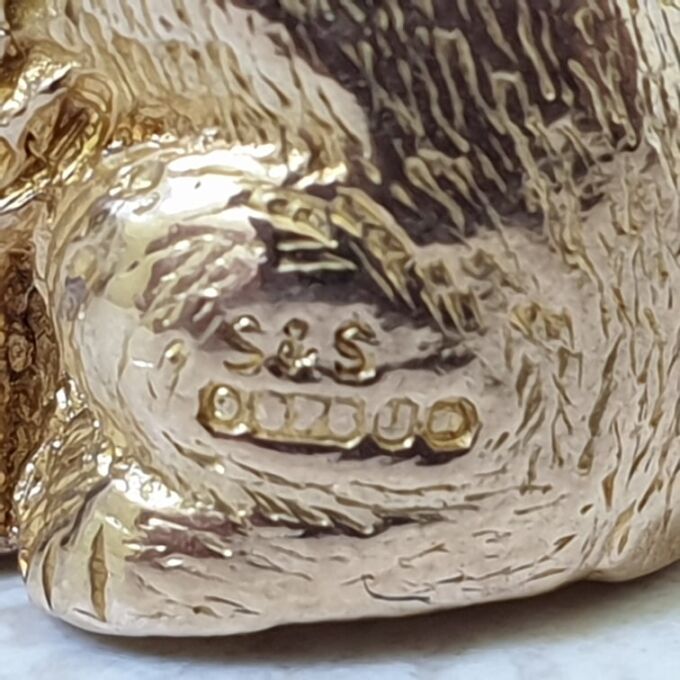 Sitting Cat Pendant in 9ct Gold