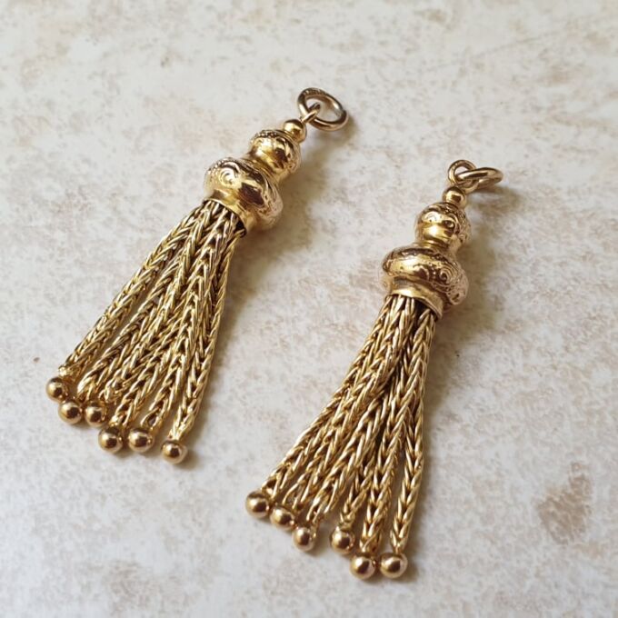Reserved – Single Ornate Tassel in 9ct Gold