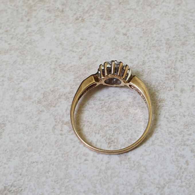 Diamond Cluster Ring in 9ct Gold