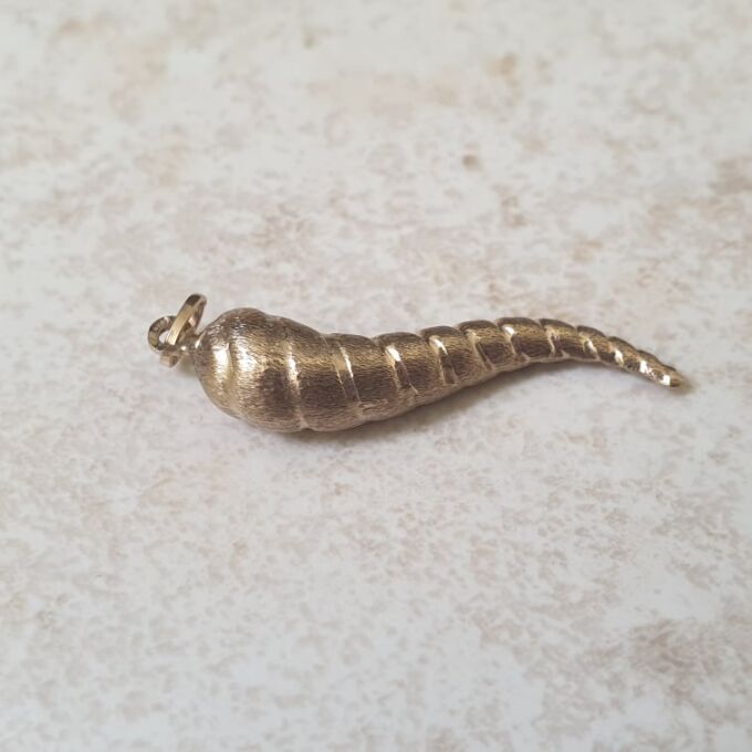 Twisted Cornicello Horn pendant in 9ct Gold
