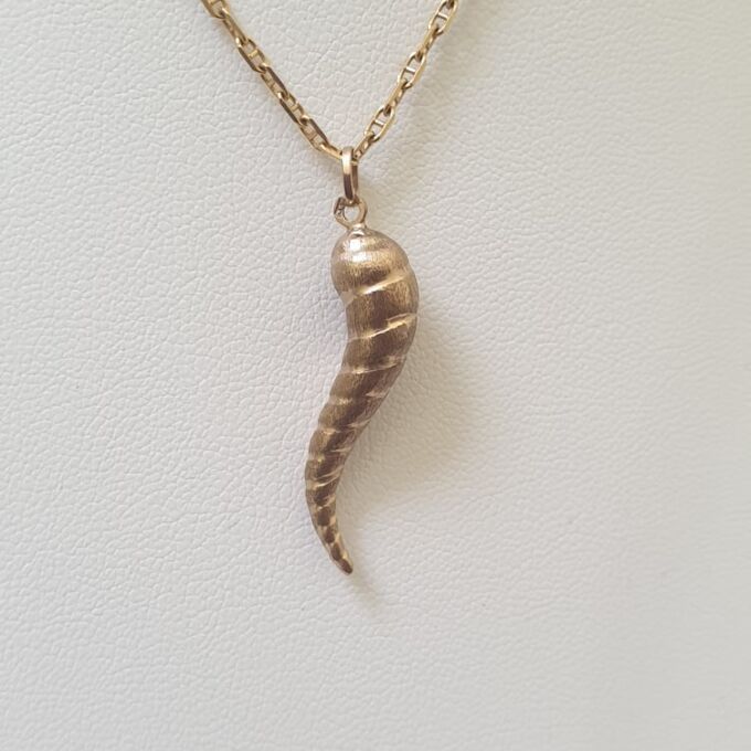 Twisted Cornicello Horn pendant in 9ct Gold