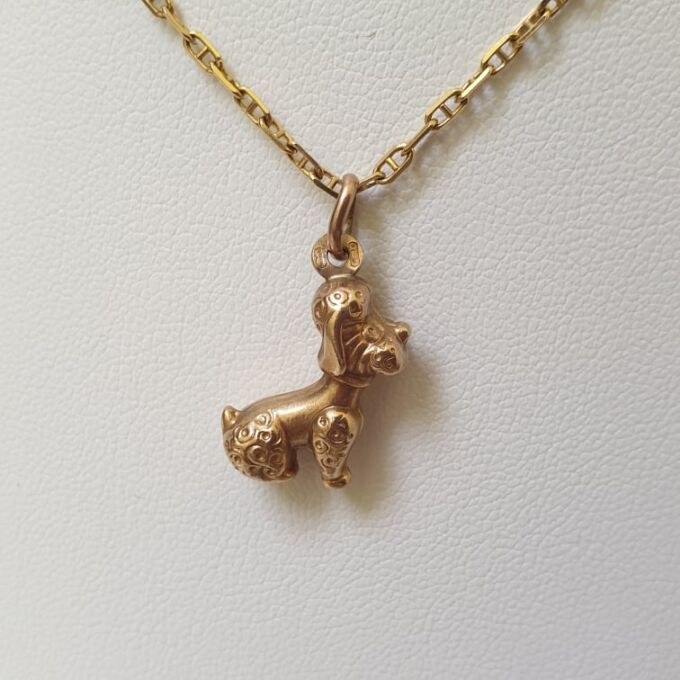 Cute Sitting Dog Pendant in 9ct Gold