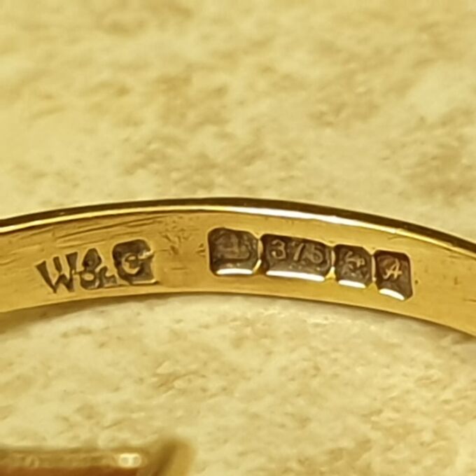 Squared Garnet Cluster Ring in 9ct Gold