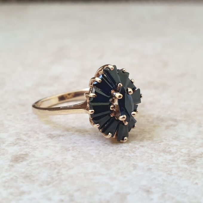 Sapphire Ballerina Ring in 9ct Gold