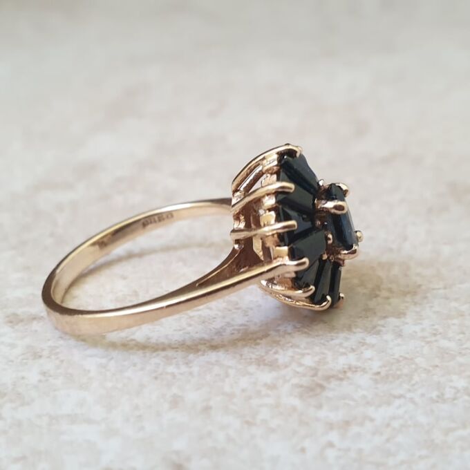 Sapphire Ballerina Ring in 9ct Gold