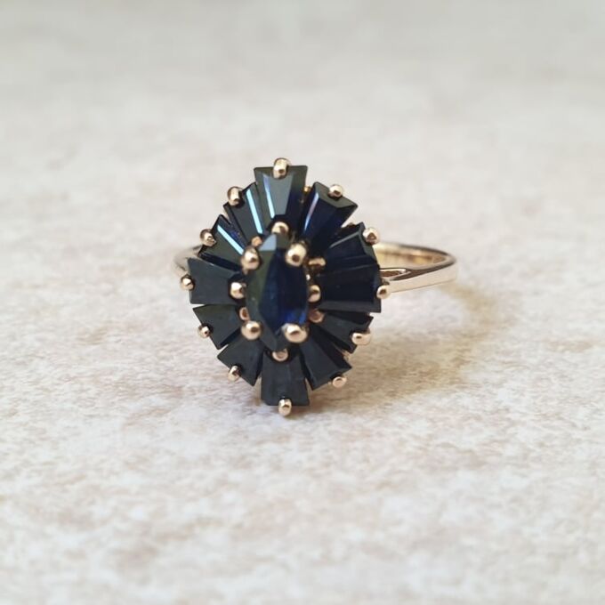 Sapphire Ballerina Ring in 9ct Gold