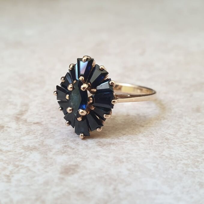 Sapphire Ballerina Ring in 9ct Gold