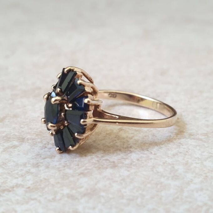 Sapphire Ballerina Ring in 9ct Gold
