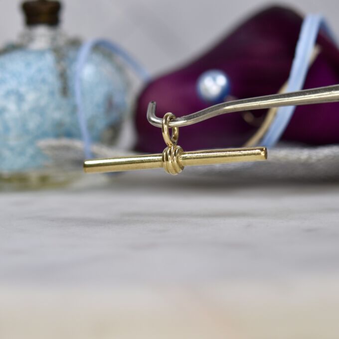 Plain Fixed T or Albert Bar in 9ct Gold