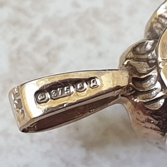 Amethyst Pendant in 9ct Gold