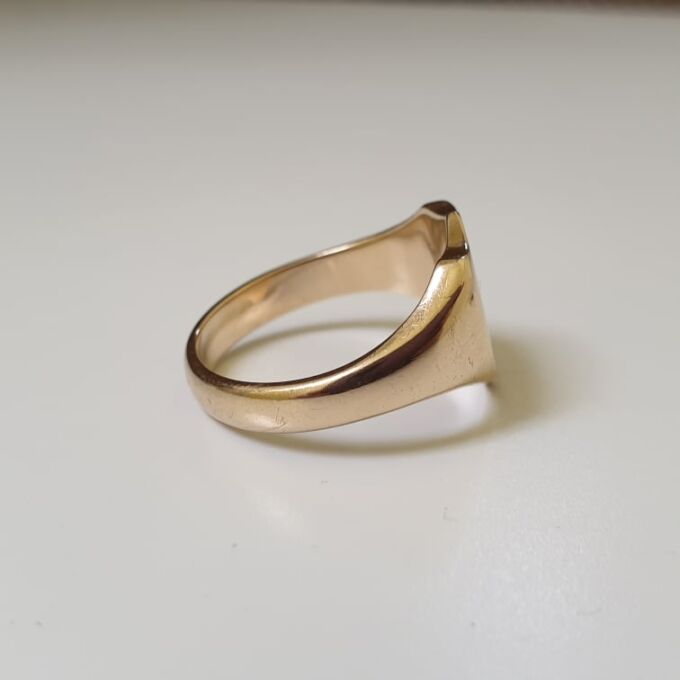 Plain Shield Signet Ring in 9ct Gold