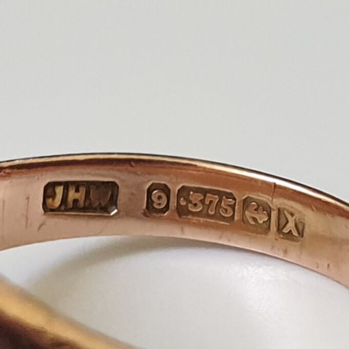 Maltese Cross Signet Ring in 9ct Gold