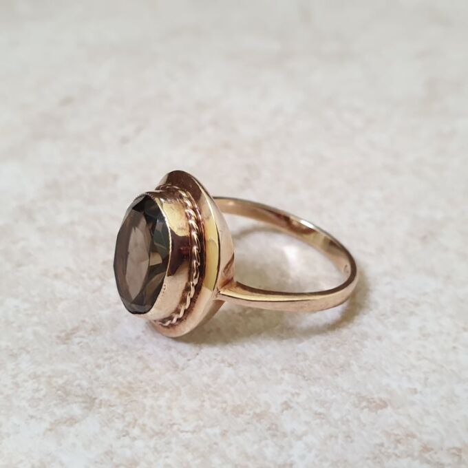 Smoky Quartz Ring in 9ct Gold