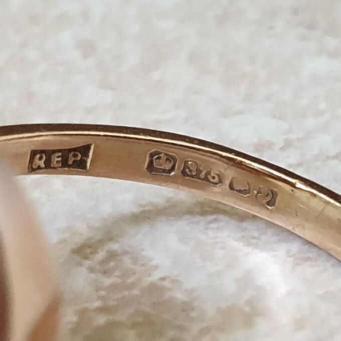 Smoky Quartz Ring in 9ct Gold