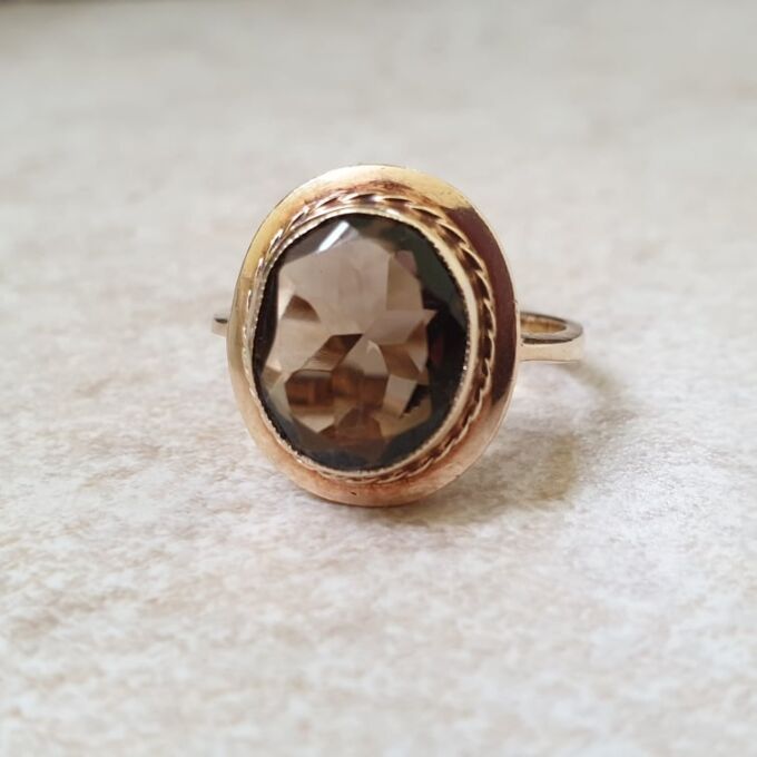 Smoky Quartz Ring in 9ct Gold
