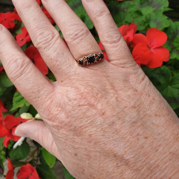Seven Stone Garnet Ring in 9ct Gold