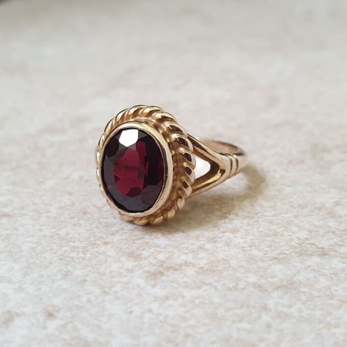 Heavyweight Garnet Solitaire Ring in 9ct Gold