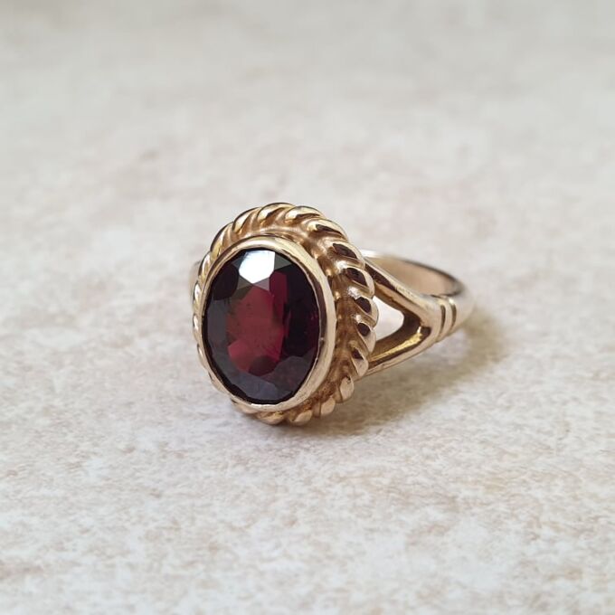 Heavyweight Garnet Solitaire Ring in 9ct Gold