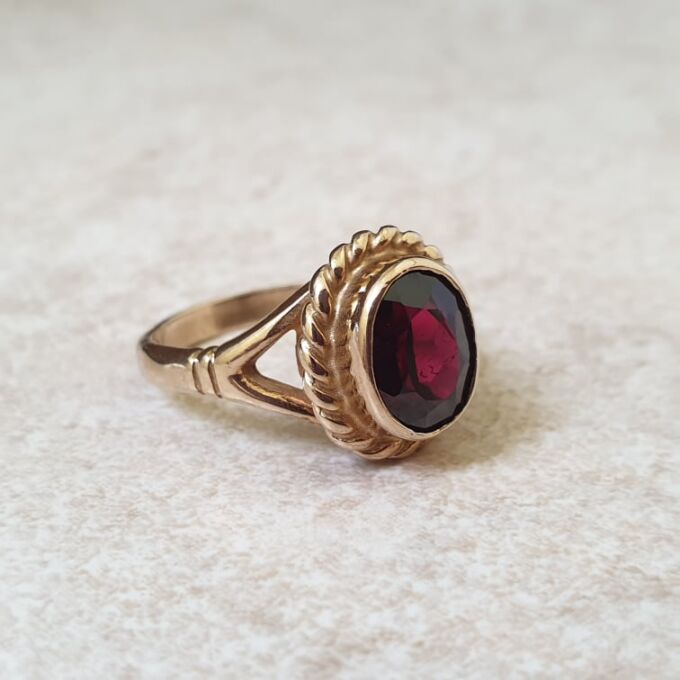 Heavyweight Garnet Solitaire Ring in 9ct Gold