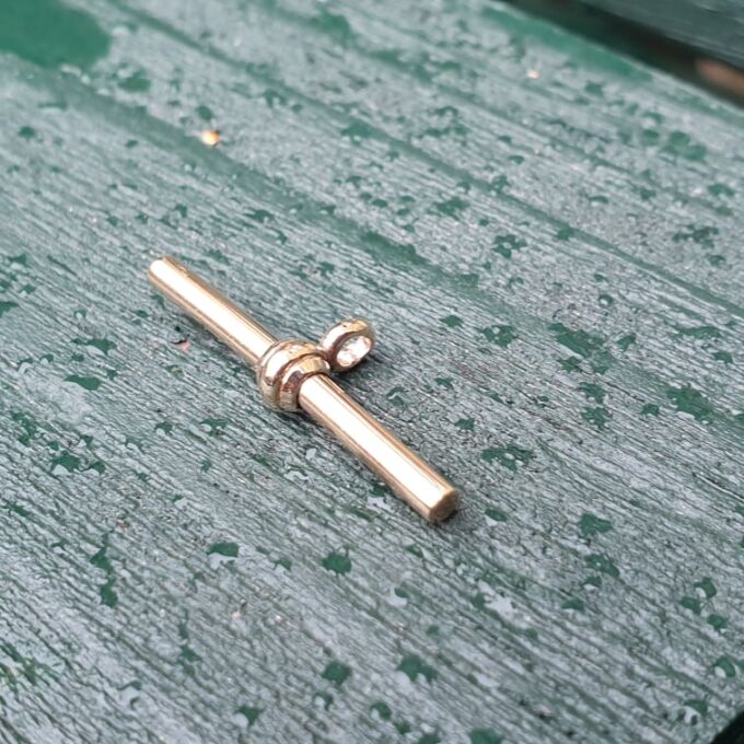 Plain T or Albert Bar in 9ct Yellow Gold