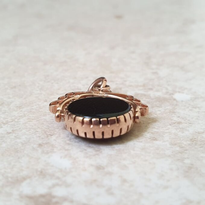 Two Sided Spinner Fob Pendant in 9ct Gold