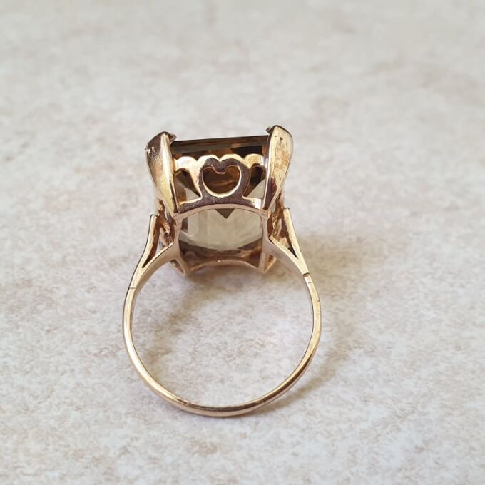 Solitaire Quartz Ring in 9ct Gold