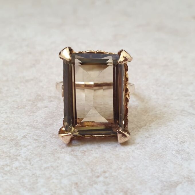 Solitaire Quartz Ring in 9ct Gold