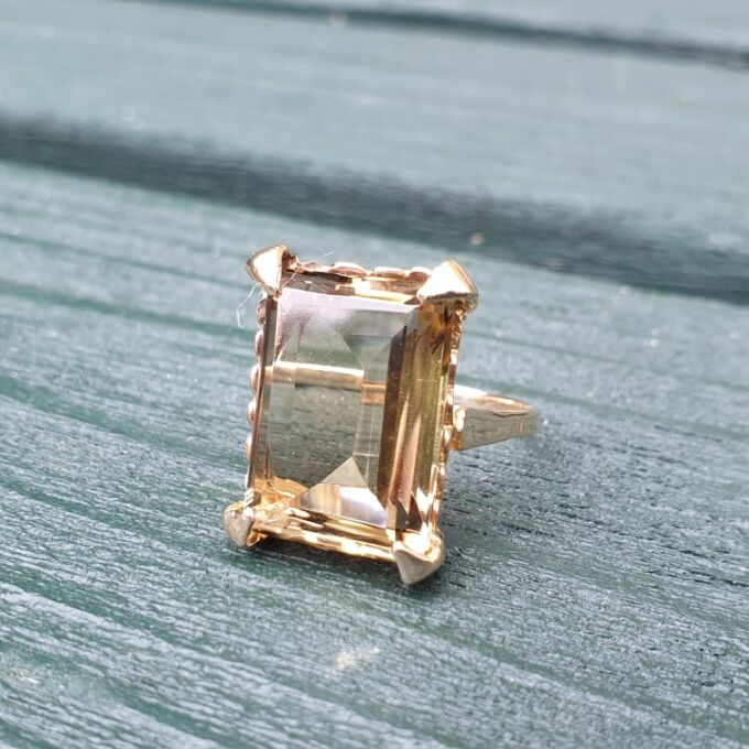 Solitaire Quartz Ring in 9ct Gold