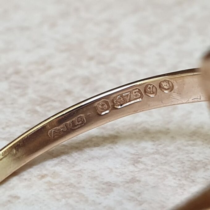 Solitaire Quartz Ring in 9ct Gold