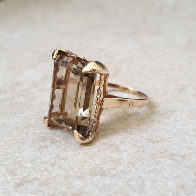 Solitaire Quartz Ring in 9ct Gold