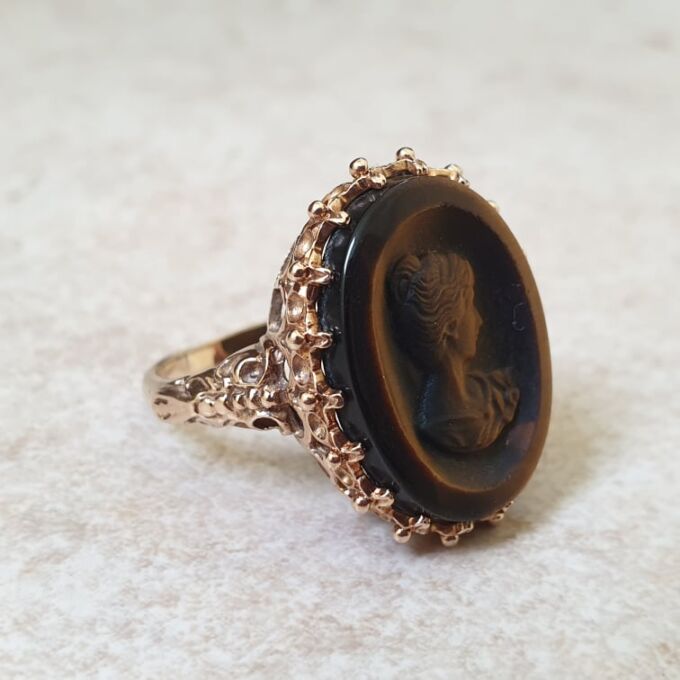 Tigers Eye Cameo Ring in 9ct Gold