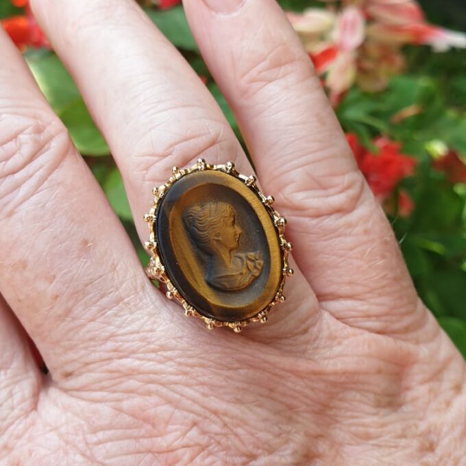 Tigers Eye Cameo Ring in 9ct Gold