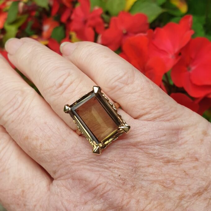 Solitaire Quartz Ring in 9ct Gold