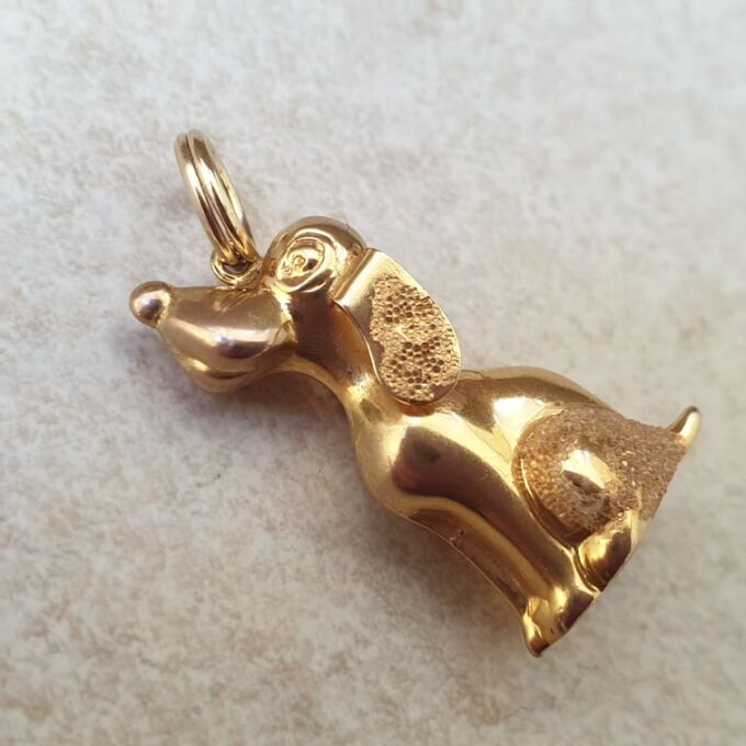 Long Eared Sitting Dog Pendant in 9ct Gold
