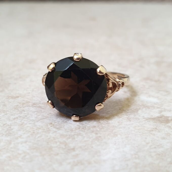 Smoky Quartz Ring in 9ct Gold