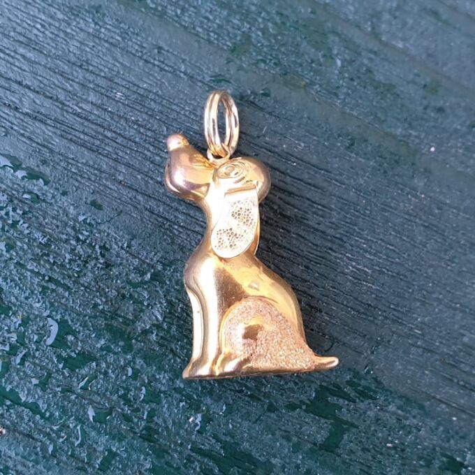 Long Eared Sitting Dog Pendant in 9ct Gold