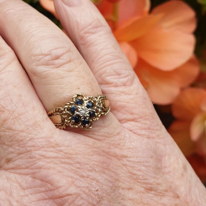 Ornate Sapphire & Diamond Cluster Ring in 9ct Gold
