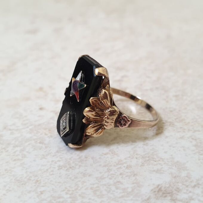 Ornate Onyx Ring in 10K Gold