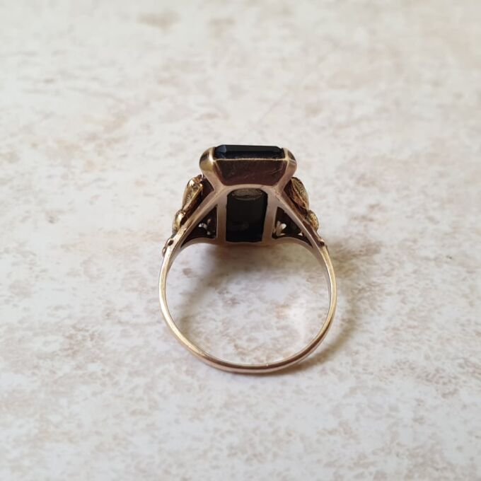 Ornate Onyx Ring in 10K Gold