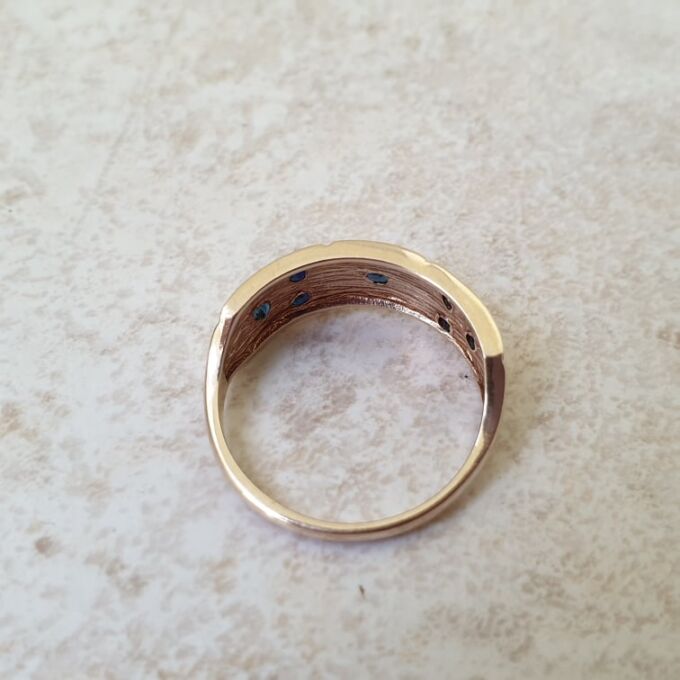 Seven stone Sapphire Ring in 9ct Gold