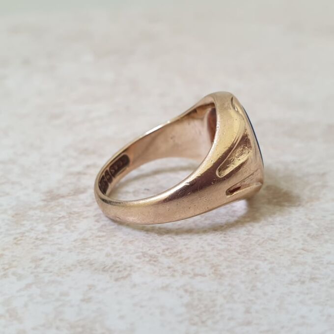 Lapis Lazuli Signet Ring in 9ct Gold