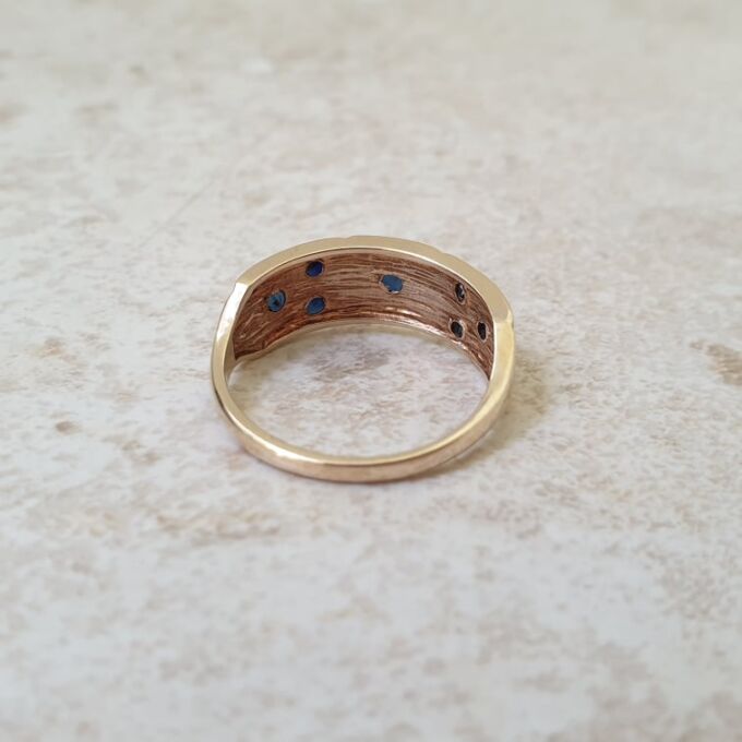 Seven stone Sapphire Ring in 9ct Gold