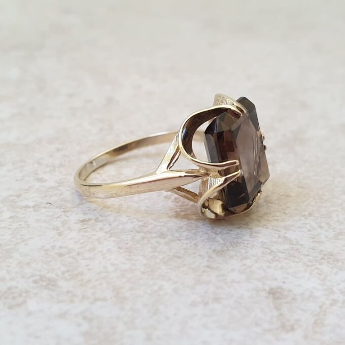 Smoky Quartz Ring in 9ct Gold