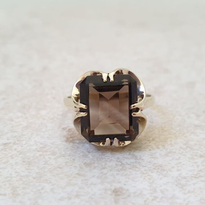 Smoky Quartz Ring in 9ct Gold