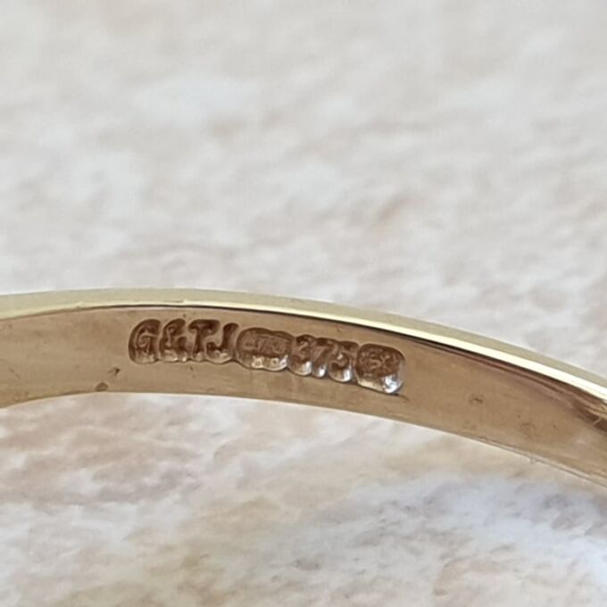 Smoky Quartz Ring in 9ct Gold