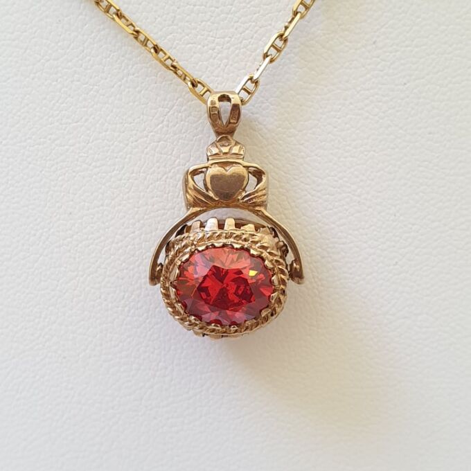 Claddagh Spinning Fob in 9ct Gold