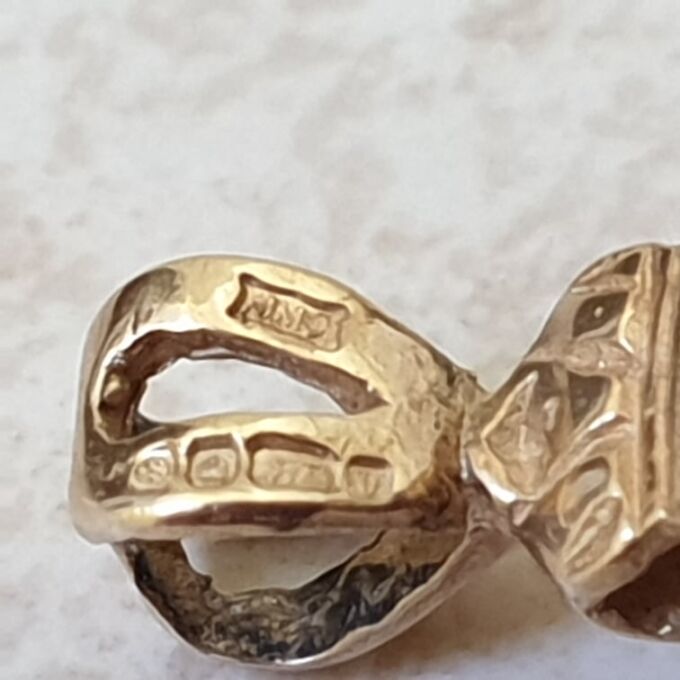 Claddagh Spinning Fob in 9ct Gold