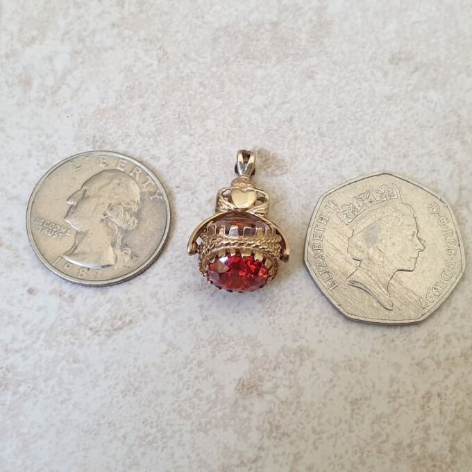 Claddagh Spinning Fob in 9ct Gold